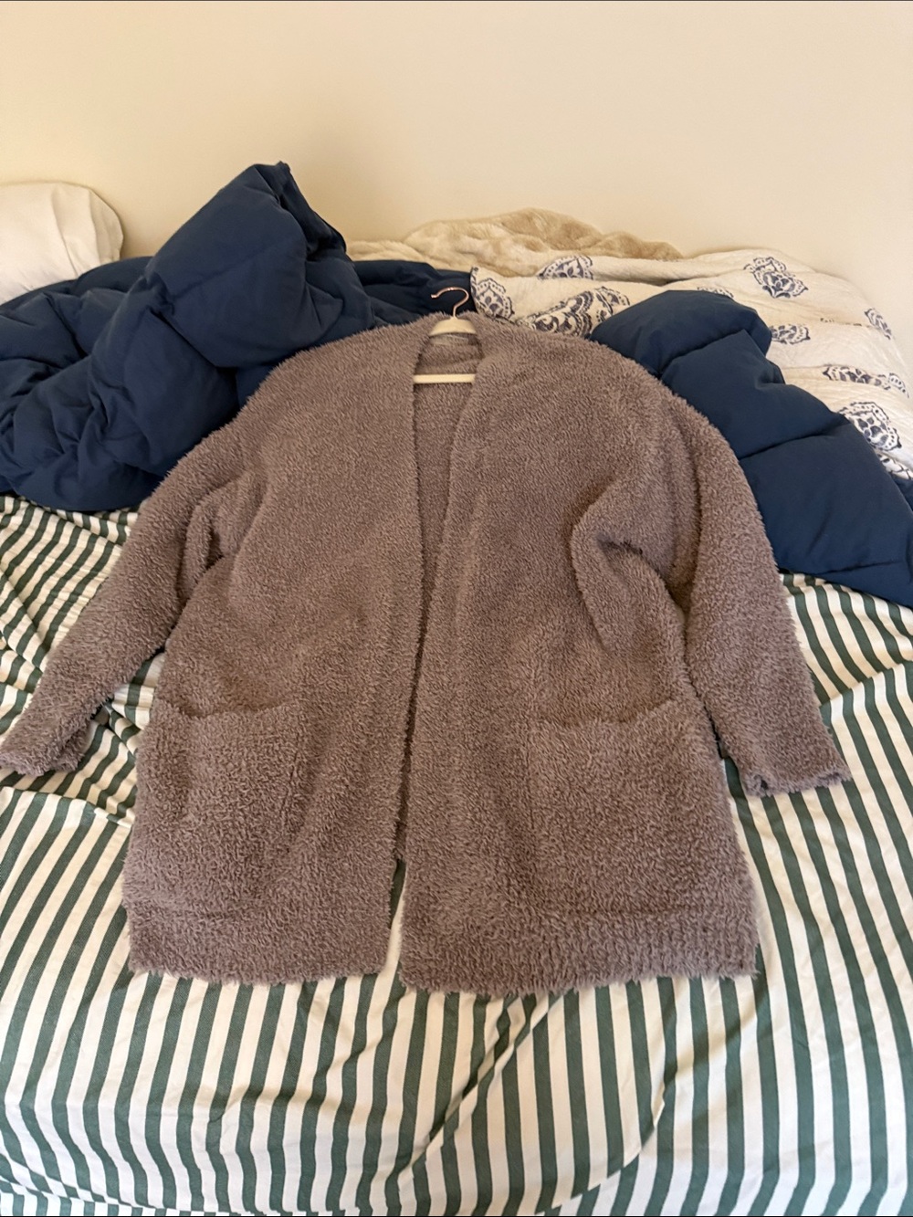 Barefoot dreams cardigan. Small/medium